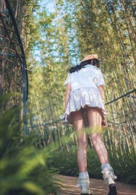 男人被捆绑吊起来调教视频_BD韩语在线播放